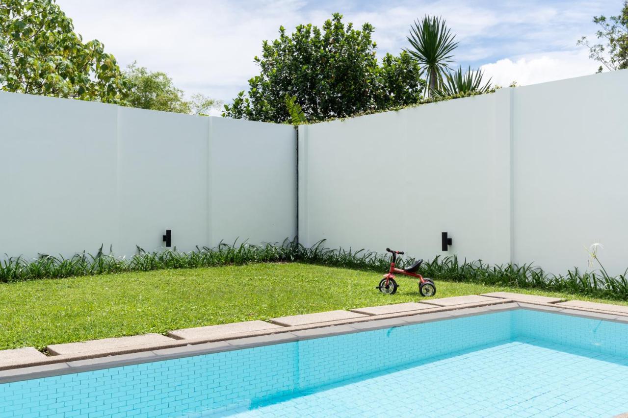 Beautiful Comfortable And Fully Equipped Big Pool Villa With 65Inch Smart Tv Located Near Popular Bangtao Beach And Laguna Bang Tao Beach  Eksteriør billede