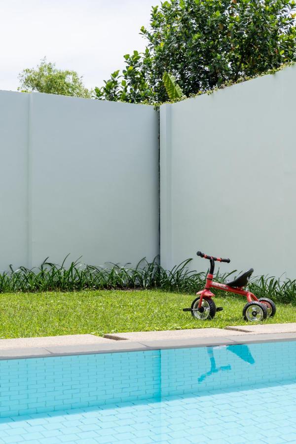 Beautiful Comfortable And Fully Equipped Big Pool Villa With 65Inch Smart Tv Located Near Popular Bangtao Beach And Laguna Bang Tao Beach  Eksteriør billede